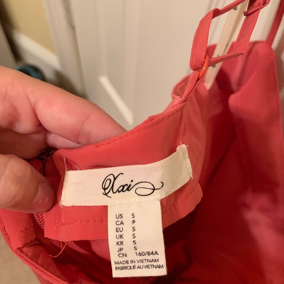 Dress - Picture 5 of 5